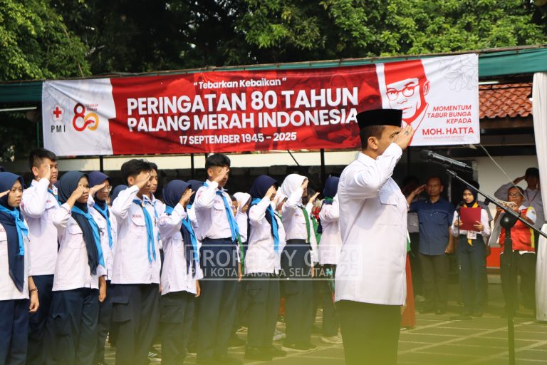 80 TAHUN PMI : WALIKOTA DAN RATUSAN PMR JAKSEL BERI PENGHORMATAN KEPADA BUNG HATTA