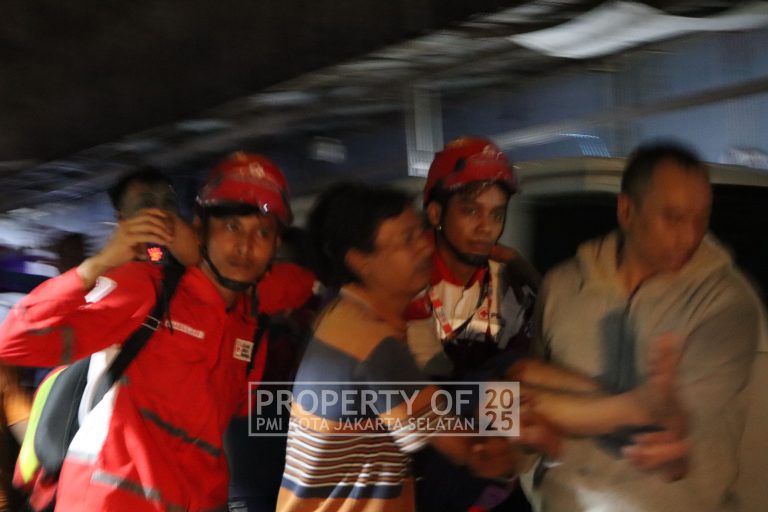 PMI Jaksel gerak cepat layani penyintas kebakaran di karet kuningan