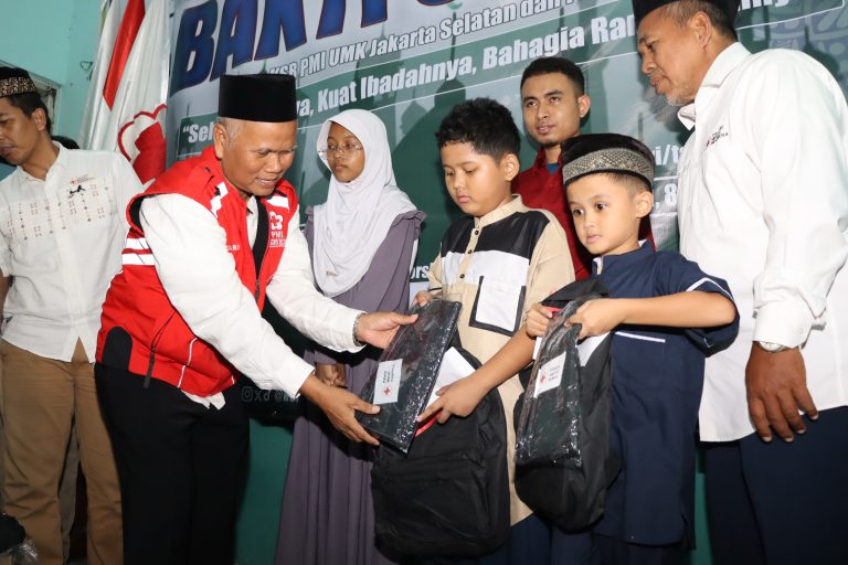 BAKTI SOSIAL RELAWAN PMI JAKSEL BERHASIL DIGELAR, SASAR PANTI ASUHAN DI LENTENG AGUNG